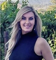 Sydney Tomasek, Realtor